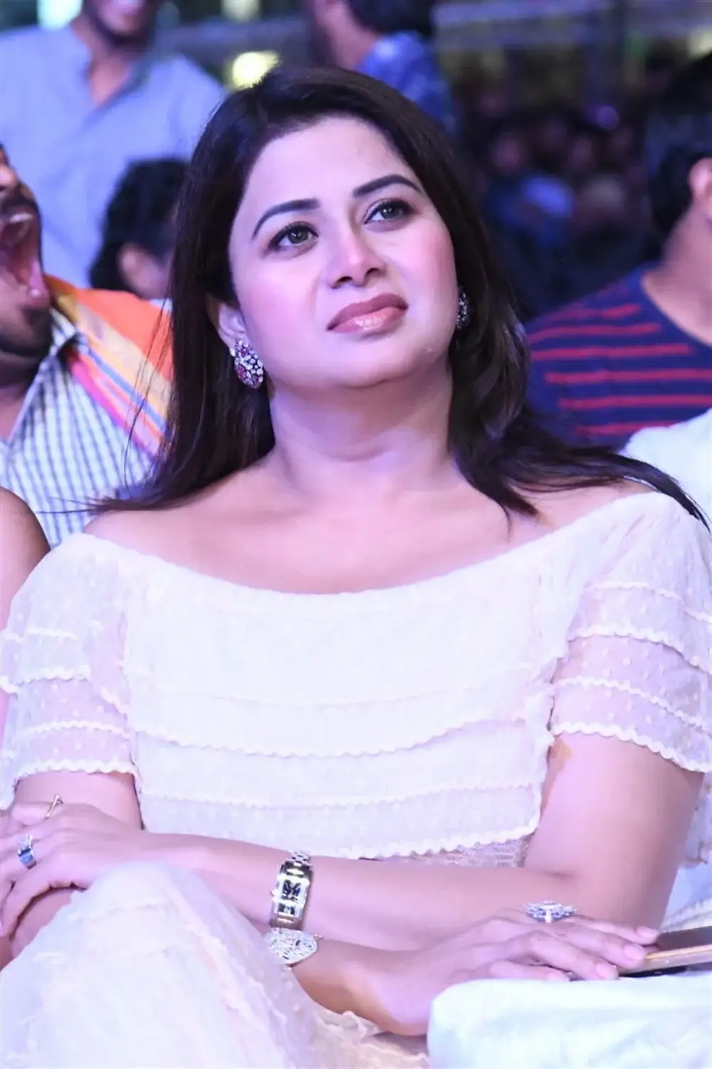 SANGEETHA IN WHITE DRESS AT MOVIE PRE RELEASE FUNCTION 10